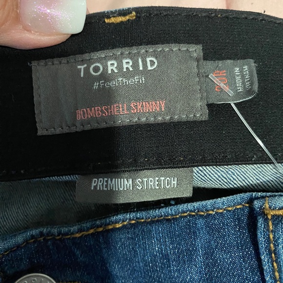 NWT - Picture 2 of 3